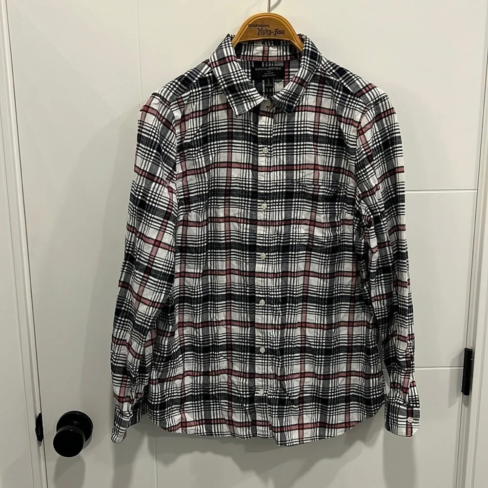 Banana Republic  classic fit flannel button up shirt size large